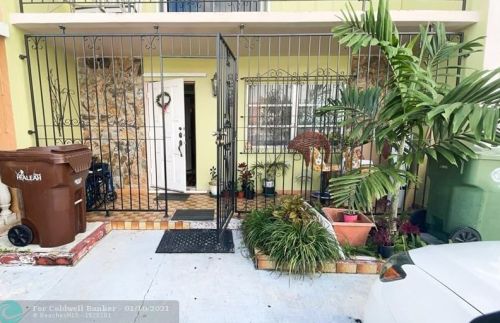 854 79th Pl, Hialeah, FL 33014-3570