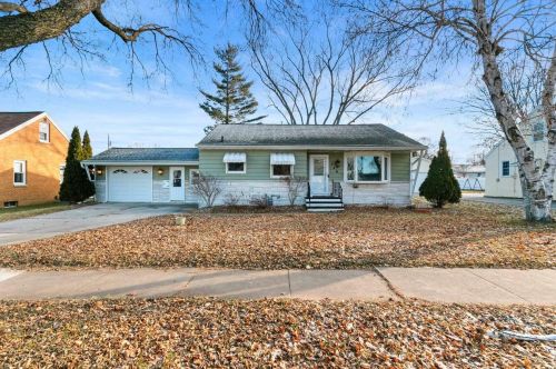 546 Peters St, Green Bay, WI 54302-4507