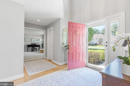 10 Bromley Ct, Wilmington, DE 19810-4537