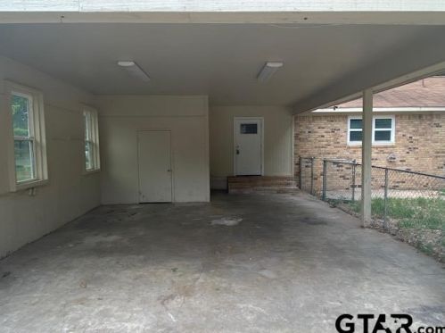 111 Gatewood Dr, Whitehouse, TX 75791-3313