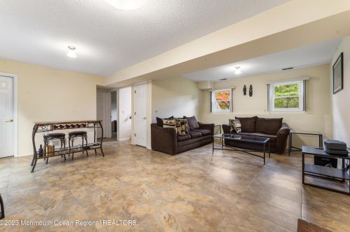 922 Morris Ave, Lakewood NJ  08701-5521 exterior