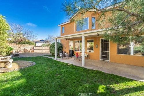 22903 Raintree Ln, Santa Clarita, CA 91390-4172