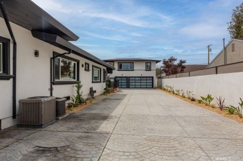 3841 Pacific Ave, Long Beach CA  90807-3227 exterior