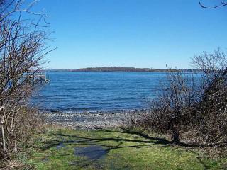 238 Shore Rd, Jamestown, RI 02835-1706