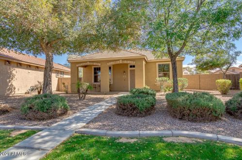 3763 Larson Ln, Gilbert, AZ 85295-7231