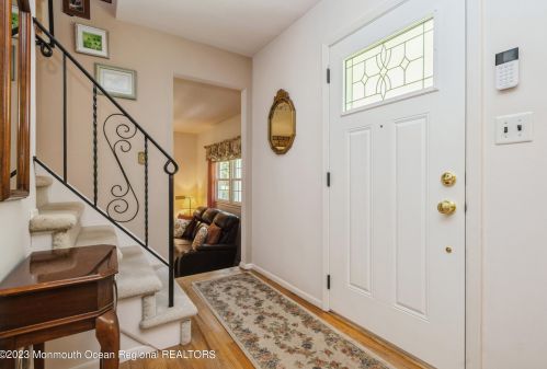10 Francis Ave, Morganville, NJ 07751-1210