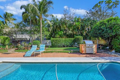 9911 Majestic Way, Boynton Beach FL  33437-3303 exterior
