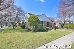 8256 213th St, Jamaica, NY 11427-1328