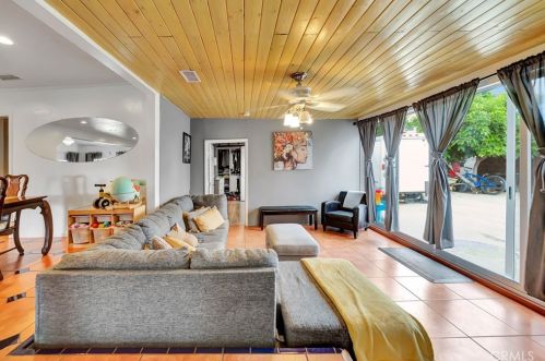 17119 Saticoy St, Van Nuys CA 91406-2146 exterior