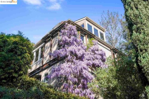 7045 Chabot Rd, Oakland, CA 94618-1923
