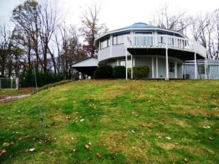 1052 Starling Dr, Kingsport, TN 37660-1138