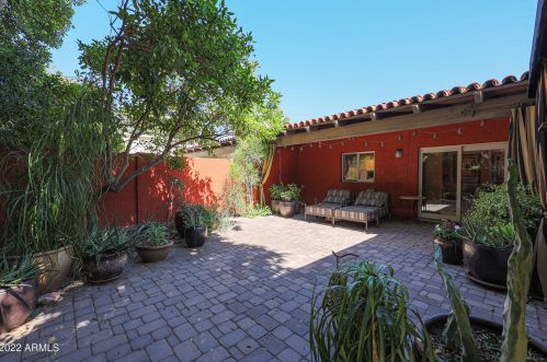 1029 Cactus Wren Dr, Phoenix AZ 85051-8187 exterior