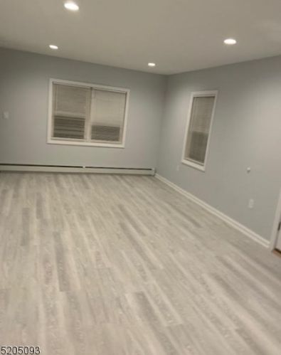 27 6th Ave, Manville NJ  08835-1505 exterior