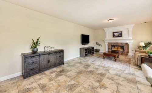 255 American River Canyon Dr, Folsom CA  95630-7142 exterior