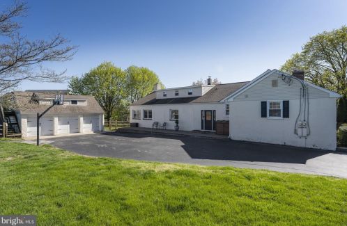388 Bishop Hollow Rd, Newtown Square, PA 19073-3901