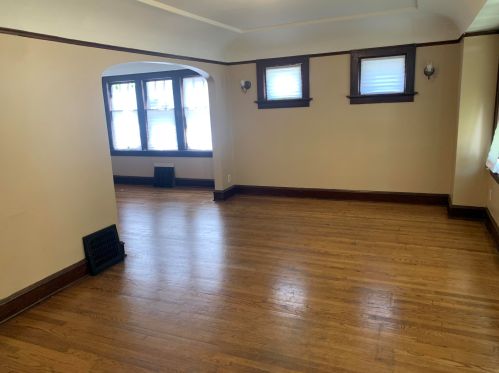 4828 36th St, Milwaukee, WI 53209-5317