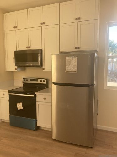 3648 Crown Point Dr, San Diego CA  92109-6711 exterior