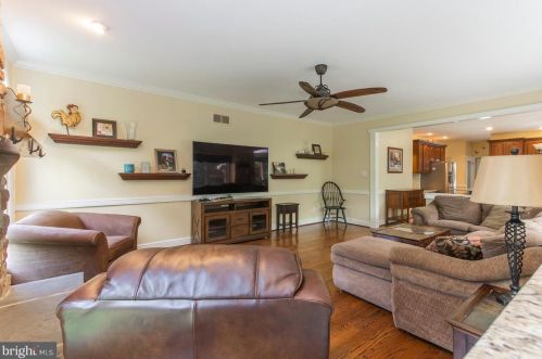 912 Victoria Ct, Downingtown PA  19335-4460 exterior