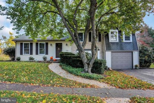 5245 Meadowbrook Dr, Navy Sup Dpt, PA 17050-6833