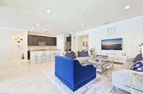 8634 Veronawalk Cir, Naples, FL 34114-2757