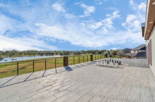 703 Leaning Oak Trl, Richmond TX  77406-4653 exterior