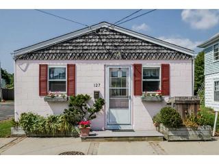 127 Boon St, South Kingstown RI  02882-3742 exterior