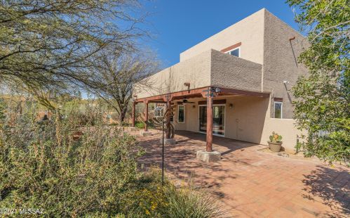 4421 Paseo De Los Cerritos, Tucson AZ 85745-9552 exterior