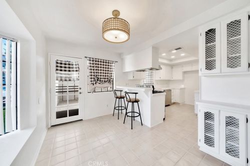 9932 Hidden Way, Garden Grove CA  92841-5281 exterior