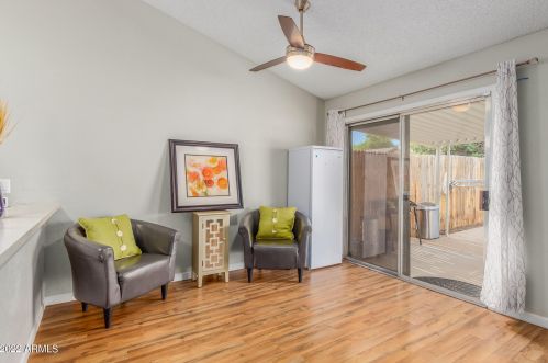 3010 Blackhawk Dr, Phoenix AZ  85050-4706 exterior