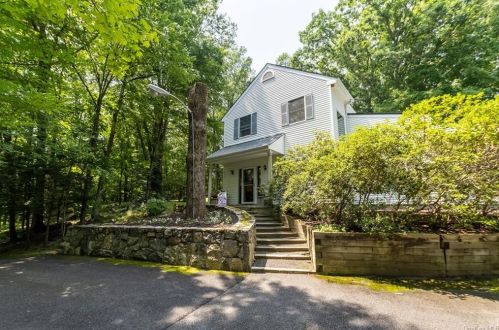 551 Wood Rd, Mahopac NY  10541-3358 exterior
