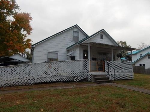 408 5th St, Lawrenceburg, TN 38464-2840