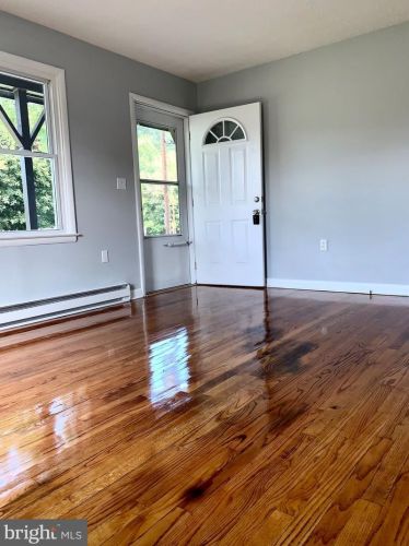 1 Old Barn Rd, Richmond National Battlefiel VA  22835-9008 exterior