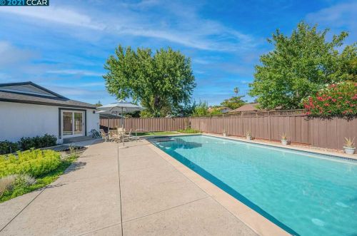 69 Fordham Ct, Concord CA  94523-1523 exterior