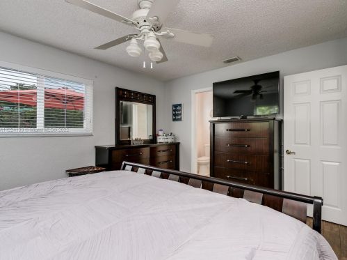 518 58th Ct, Hollywood FL  33023-1437 exterior