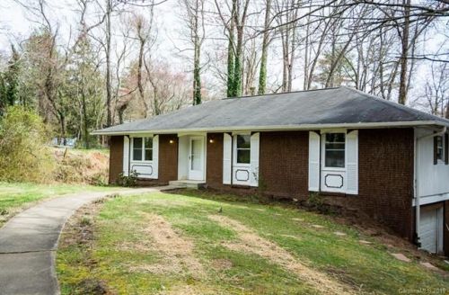 44 Wake Robin Way, Asheville, NC 28805-1332