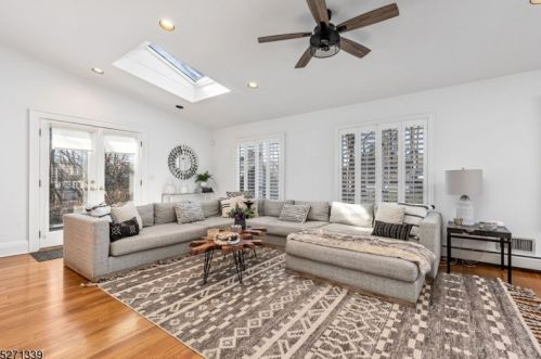 645 Raymond St, Westfield NJ  07090-2451 exterior