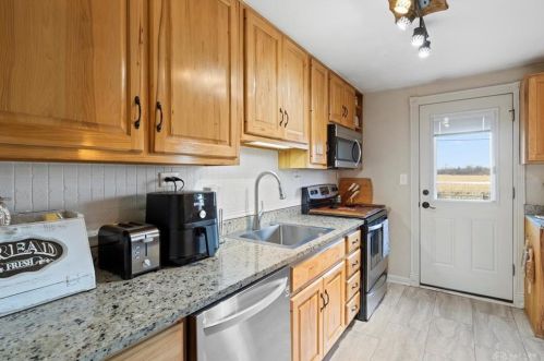 128 Wickham Farm Dr, Englewood OH  45322-2948 exterior