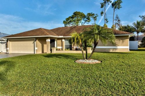 239 Johnnycake Dr, Naples, FL 34110-1346