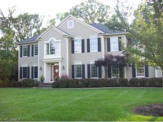 570 Meadowridge Way, Hudson, OH 44236-1182