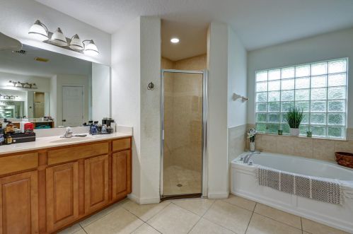 912 Paar Dr, Fort Pierce FL  34953-5623 exterior