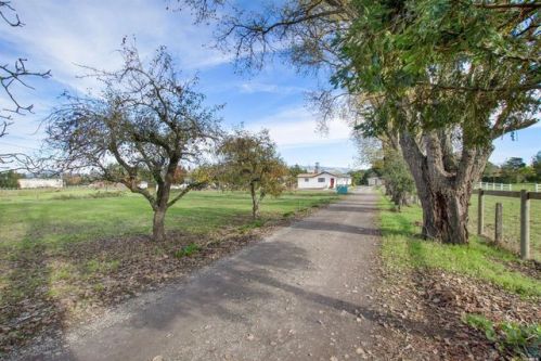 10259 Minnesota Ave, Penngrove, CA 94951-8738