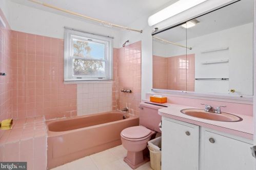 16 Turner Ln, Willingboro NJ  08046-3622 exterior