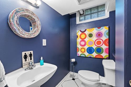 4749 Cramer St, Milwaukee WI 53211-1228 exterior