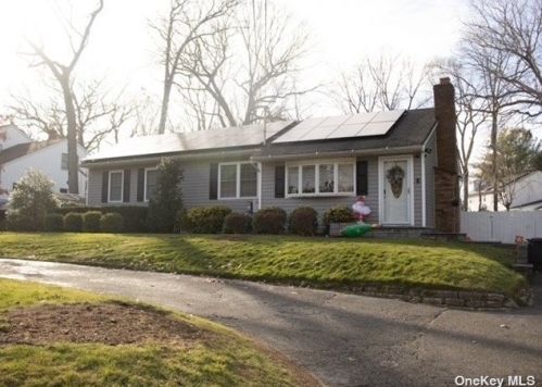 14 Dixie Ln, South Setauket, NY 11720-3837