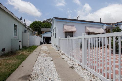 2125 Adriatic Ave, Long Beach CA 90810-3573 exterior