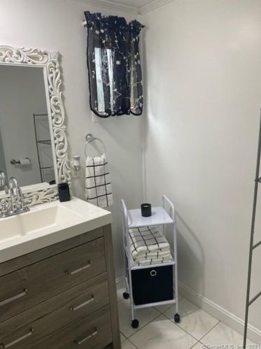 7 Raven Rd, Colchester CT  06415-2505 exterior
