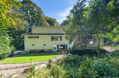 24 Twin Hills Rd, Stamford CT  06903-4614 exterior