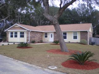509 Linden Ave, Niceville, FL 32578-3363
