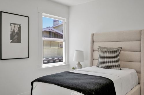 307 Fernando St, Newport Beach CA  92661-1236 exterior