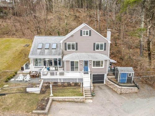 118 Woolford Rd, Wrentham MA  02093-1402 exterior